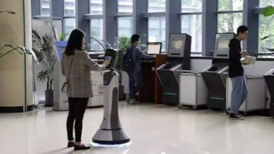 机器人来了，智慧图书馆还远吗？